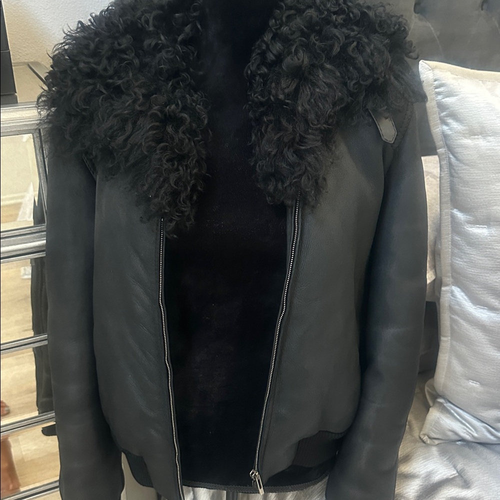 GUCCI LEATHER and SHEARLING BOMBER JACKET - Picture 2 of 11